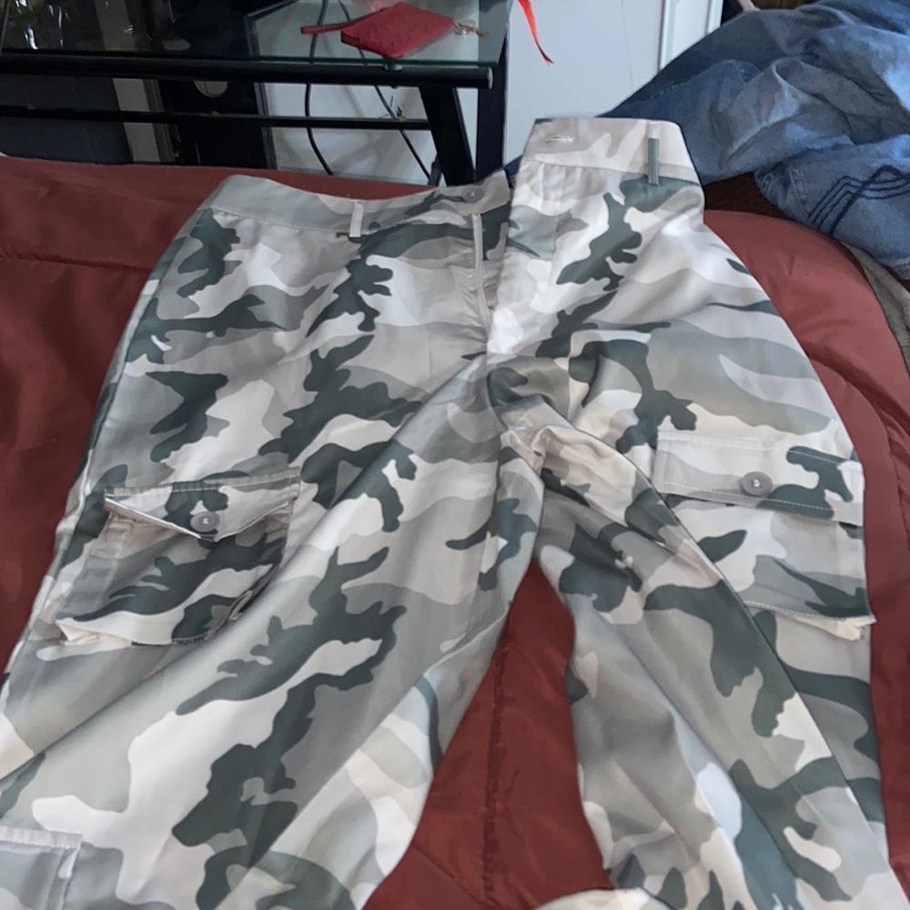 Women’s cargo pants